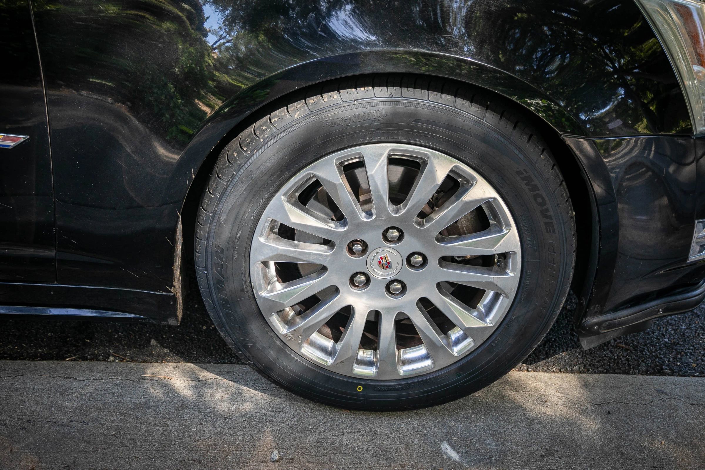 Used 2010 Cadillac CTS Premium image 13