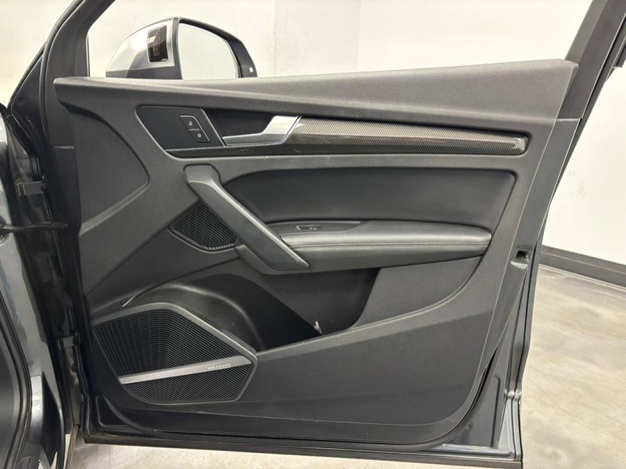 Used 2018 Audi SQ5 Premium Plus w/ Navigation Package image 28