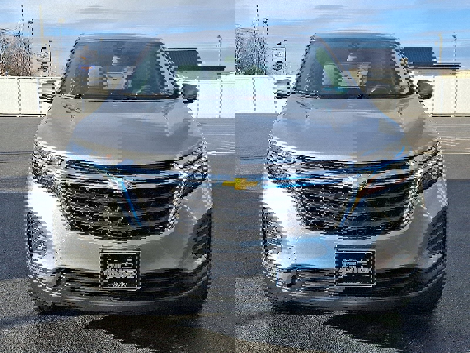 Used 2024 Chevrolet Equinox LS w/ LS Convenience Package image 2