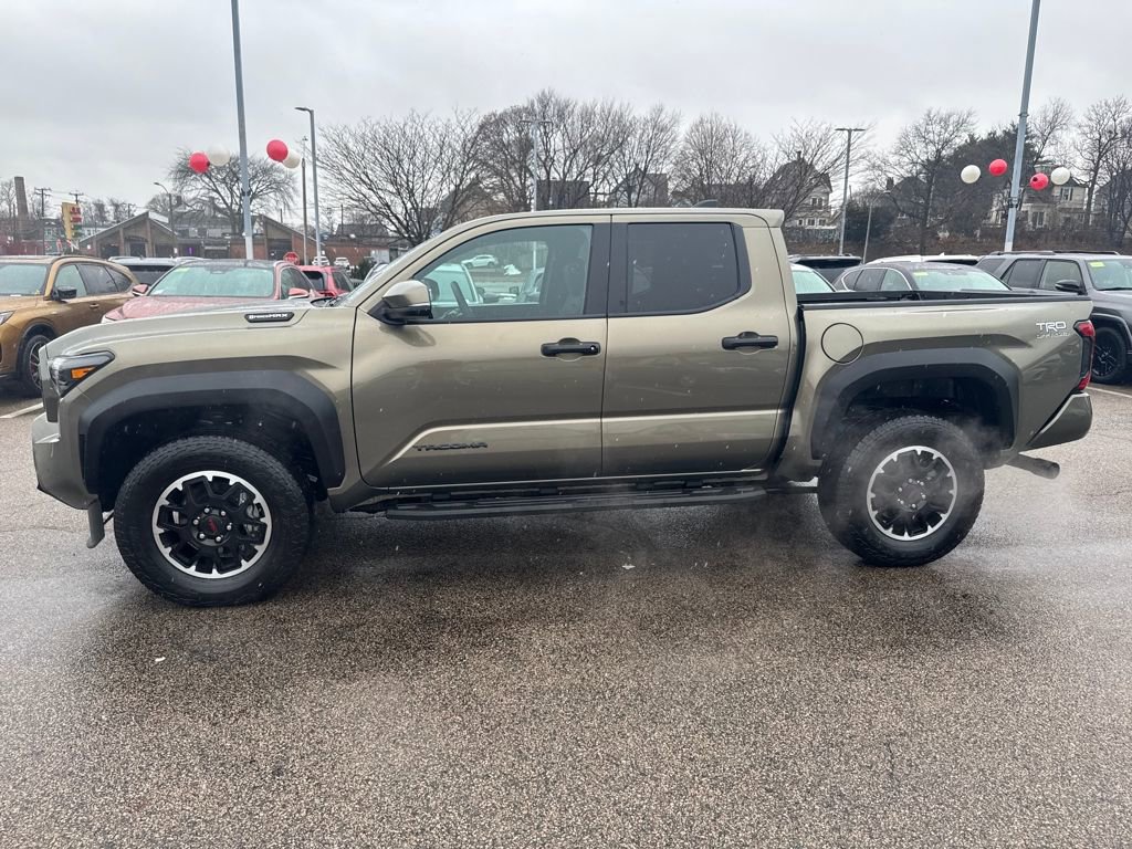 Used 2025 Toyota Tacoma TRD Off-Road image 4