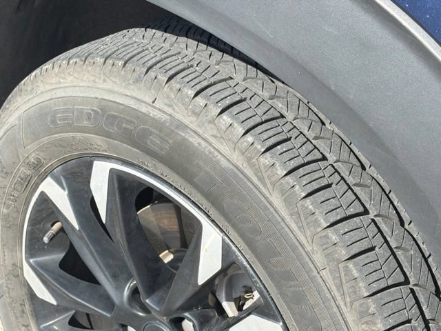 Used 2022 Chevrolet TrailBlazer LT AWD/4WD image 2
