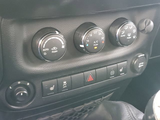 Used 2011 Jeep Wrangler Unlimited Sahara w/ Dual Top Group AWD/4WD image 27