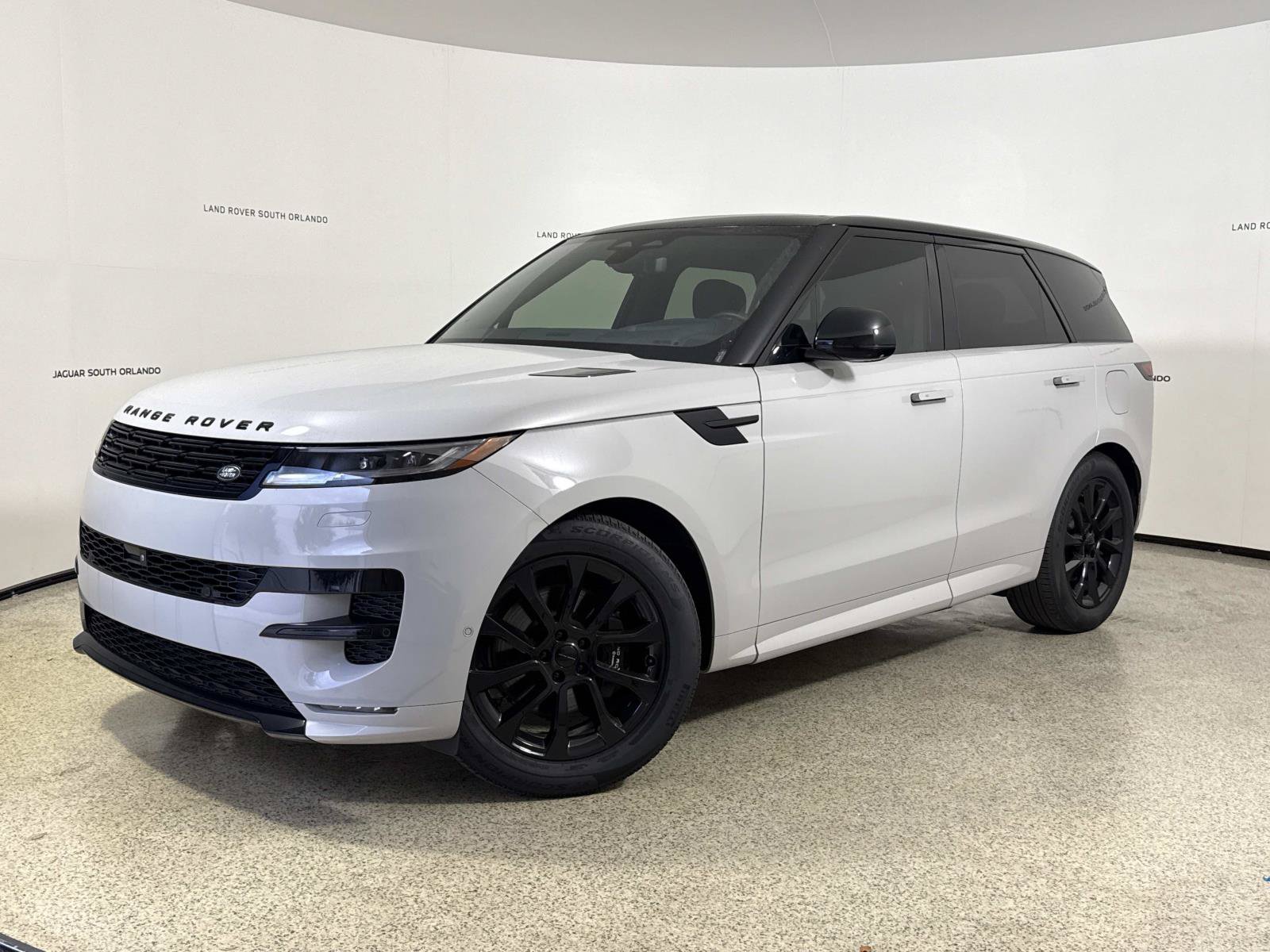 Used 2025 Land Rover Range Rover Sport Dynamic SE AWD/4WD image 1