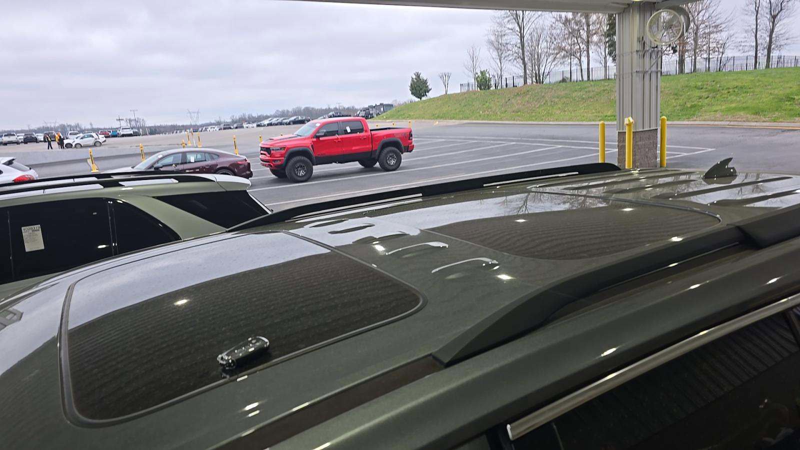 Used 2021 Chevrolet Traverse LT w/ LT Premium Package image 25