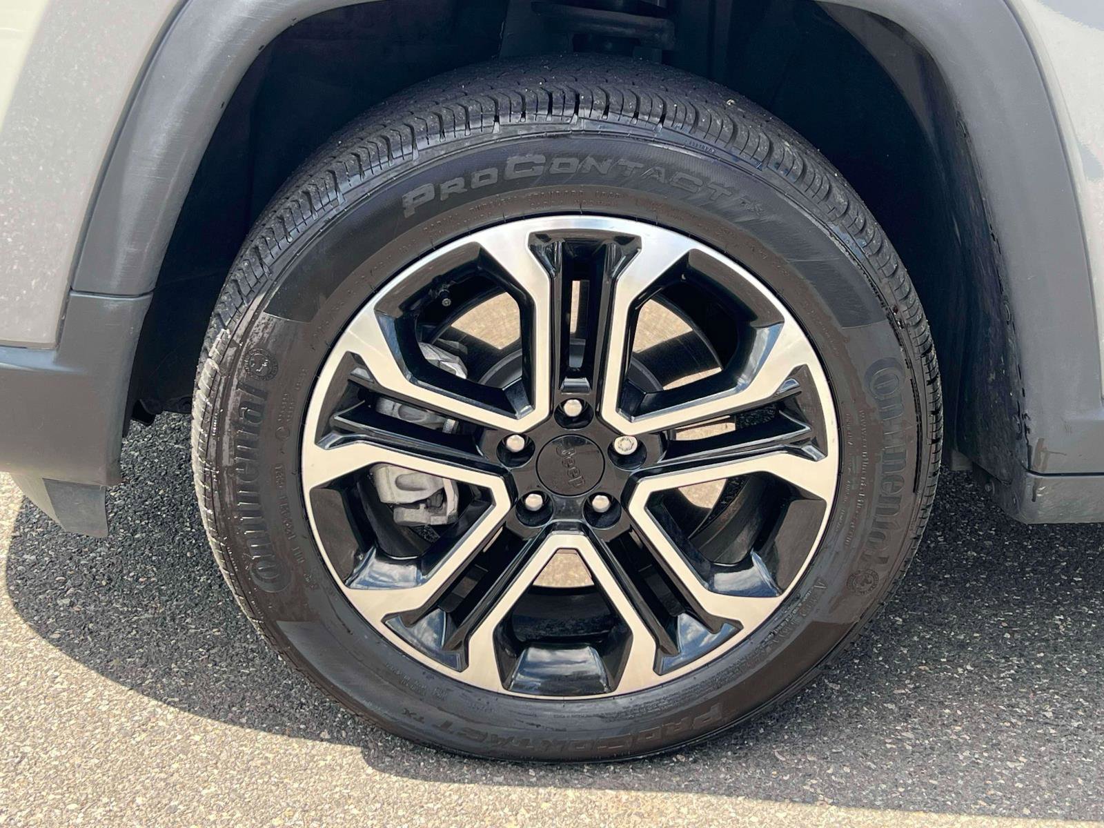 Used 2023 Jeep Compass Limited image 6