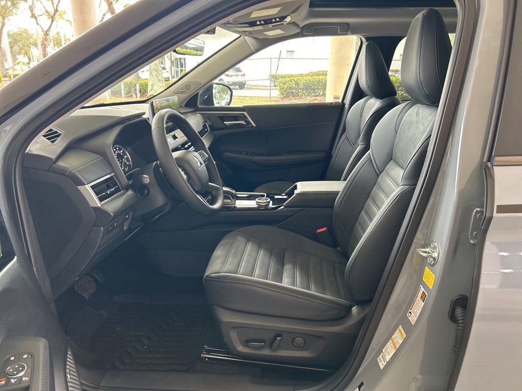 New 2026 Mitsubishi Outlander Trail Edition image 5