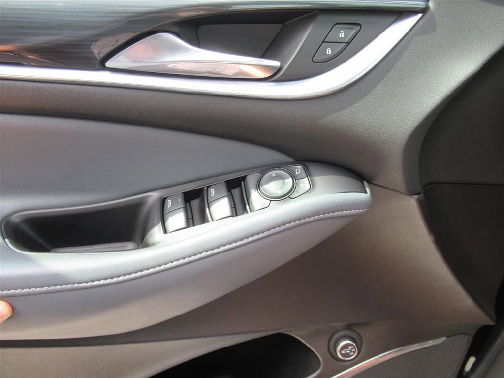 Used 2019 Buick Enclave Essence w/ LPO, Sport Appearance Package image 22