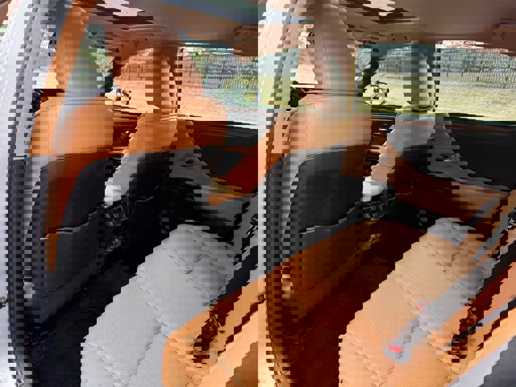 Used 2022 Lexus ES 350 w/ Premium Package image 26