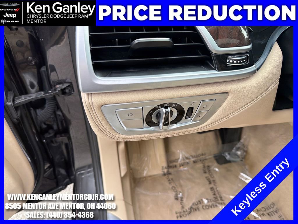 Used 2017 BMW 750i xDrive AWD/4WD image 12