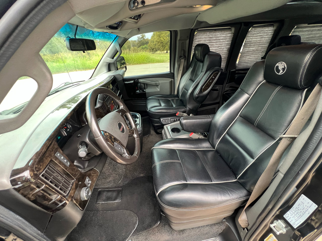 Used 2018 GMC Savana 3500 image 29