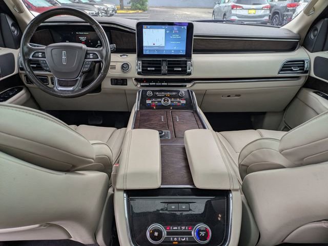 Used 2018 Lincoln Navigator Reserve w/ Technology Package image 24