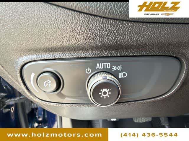 Certified 2023 Chevrolet Equinox RS w/ RS Leather Package AWD/4WD image 17