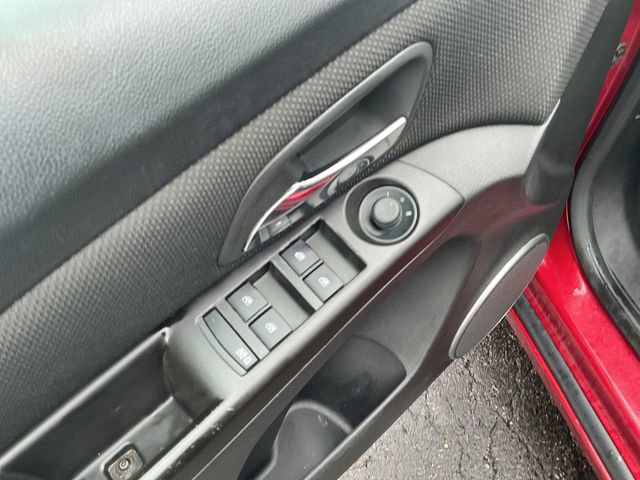 Used 2011 Chevrolet Cruze LT FWD image 13
