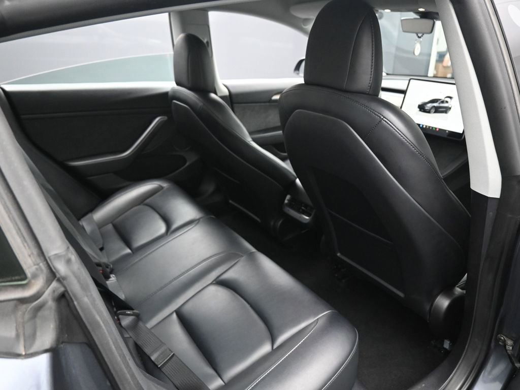 Used 2022 Tesla Model 3 Standard Range RWD image 31