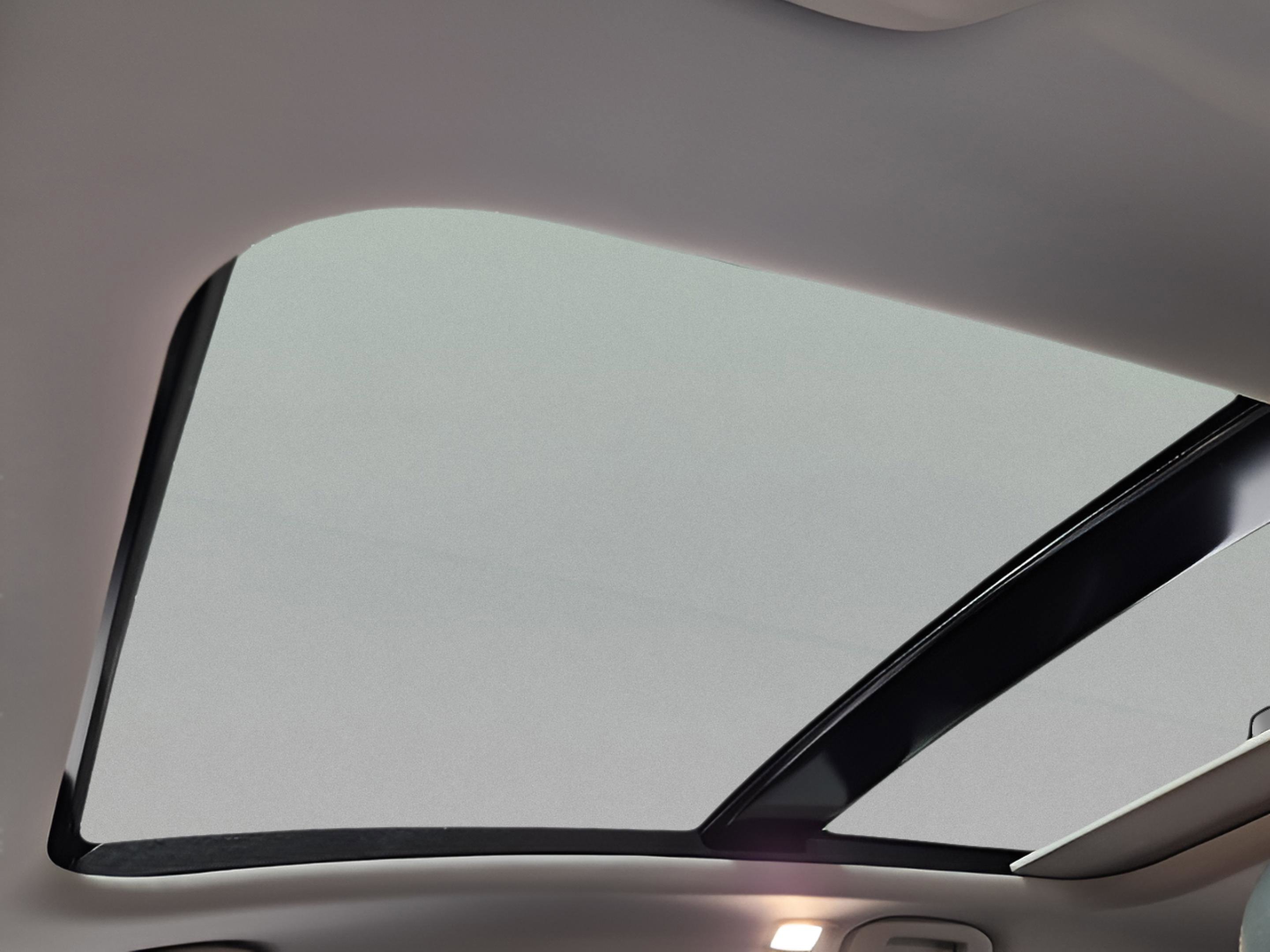 Certified 2025 INFINITI QX50 Luxe w/ Accent Package image 91