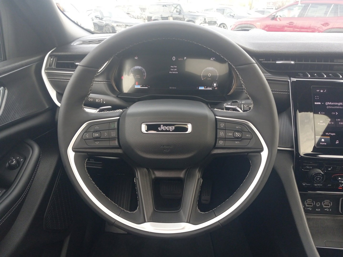 Used 2025 Jeep Grand Cherokee Altitude image 13