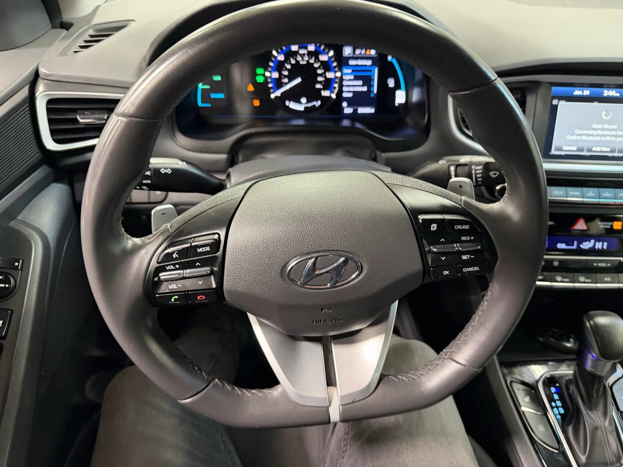 Used 2019 Hyundai Ioniq Plug-In Hybrid FWD image 18