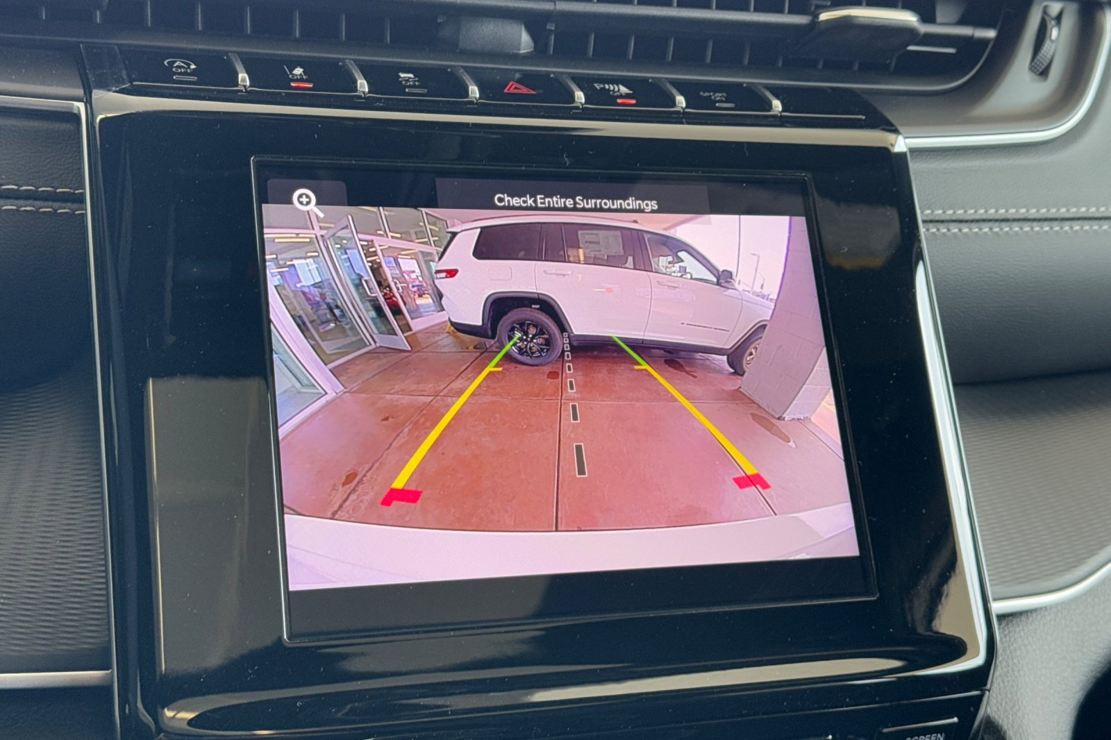 New 2025 Jeep Grand Cherokee L Laredo image 17
