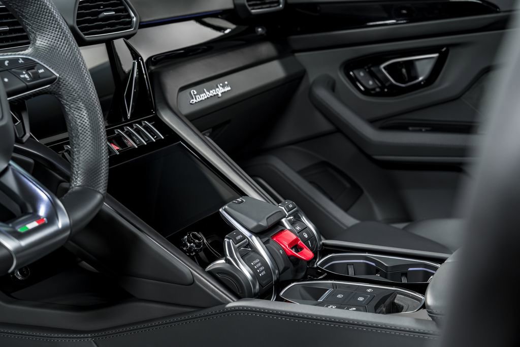 Used 2021 Lamborghini Urus image 23