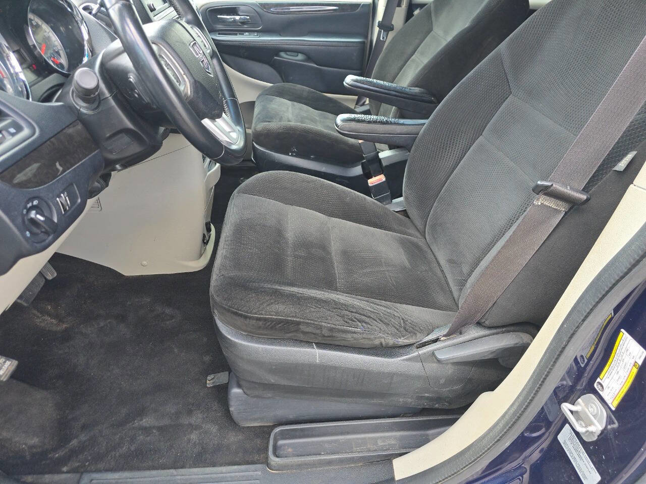 Used 2017 Dodge Grand Caravan SE w/ Power Window Group image 16