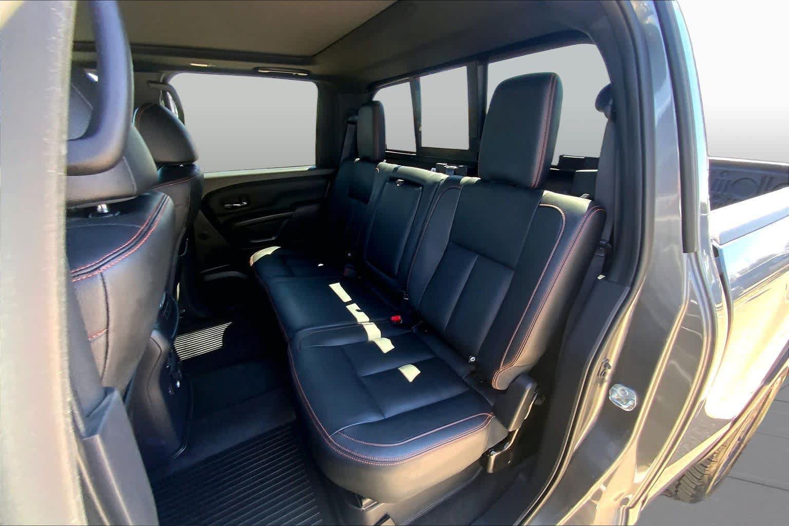 Used 2024 Nissan Titan PRO-4X w/ Pro-4x Convenience Package AWD/4WD image 21