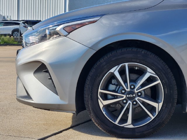 Used 2024 Kia Forte LXS FWD image 8