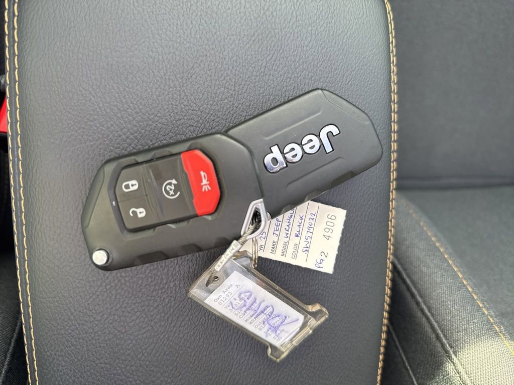 Certified 2025 Jeep Wrangler Unlimited Sahara w/ Safety Group image 27