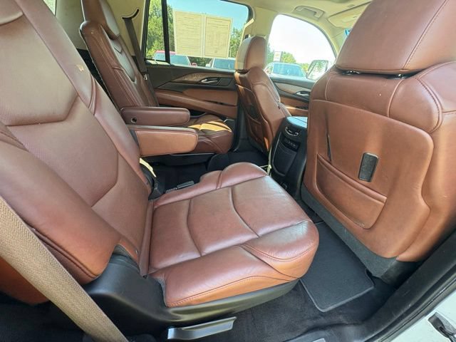 Used 2017 Cadillac Escalade Premium Luxury AWD/4WD image 28