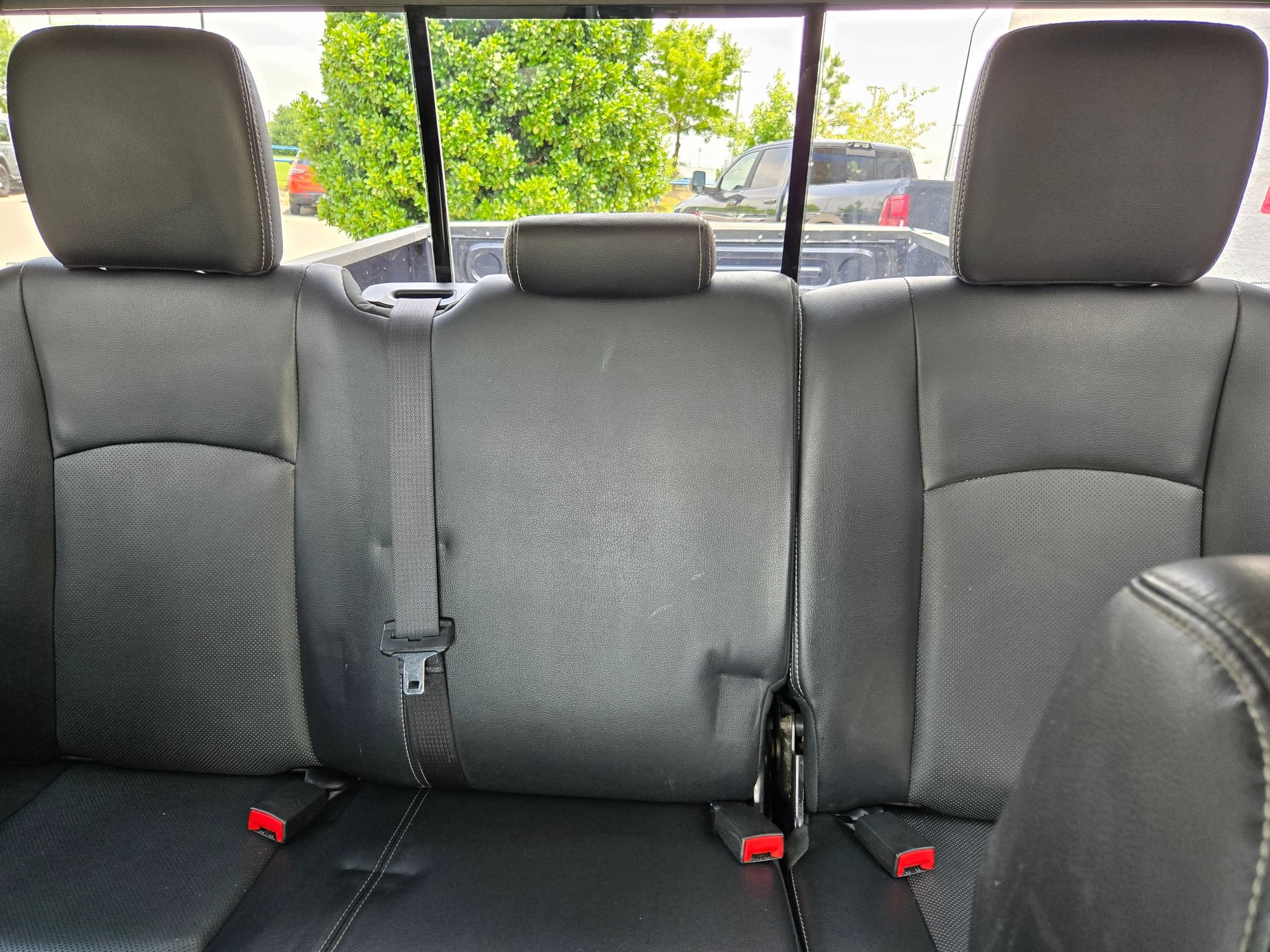 Used 2016 RAM 1500 Laramie w/ Convenience Group AWD/4WD image 13