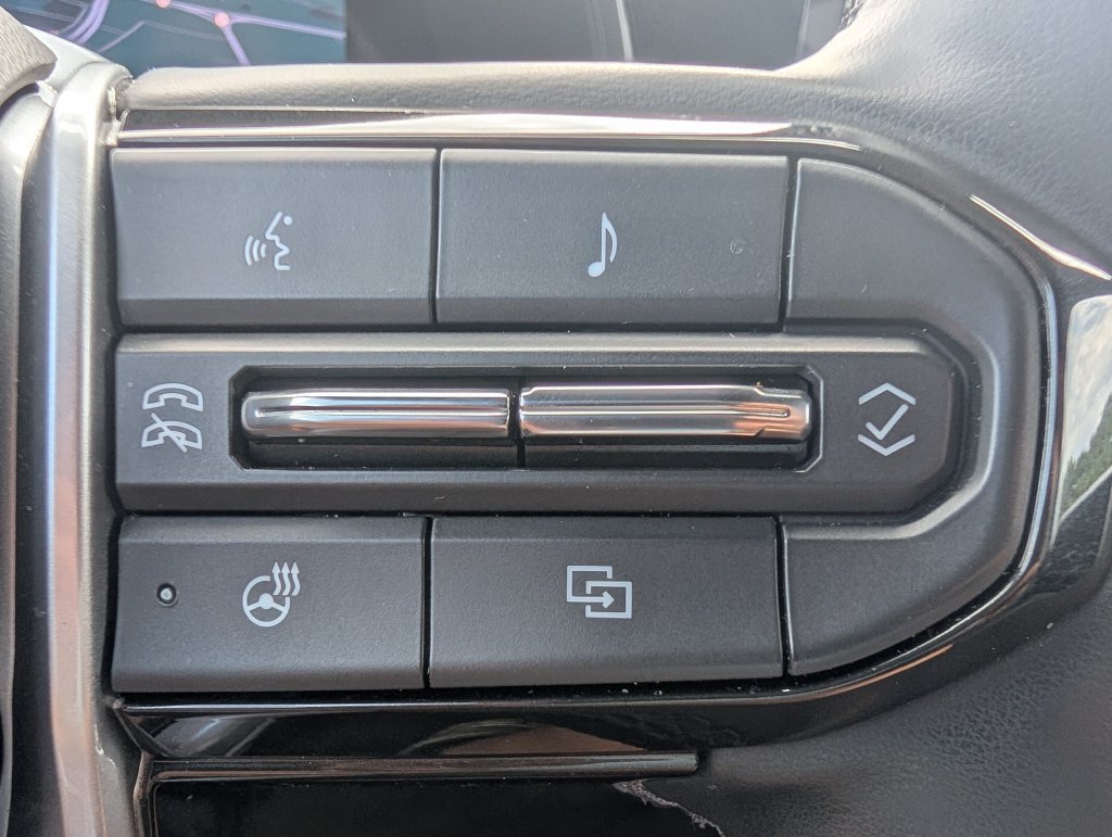 Used 2025 Chevrolet Colorado Trail Boss AWD/4WD image 19