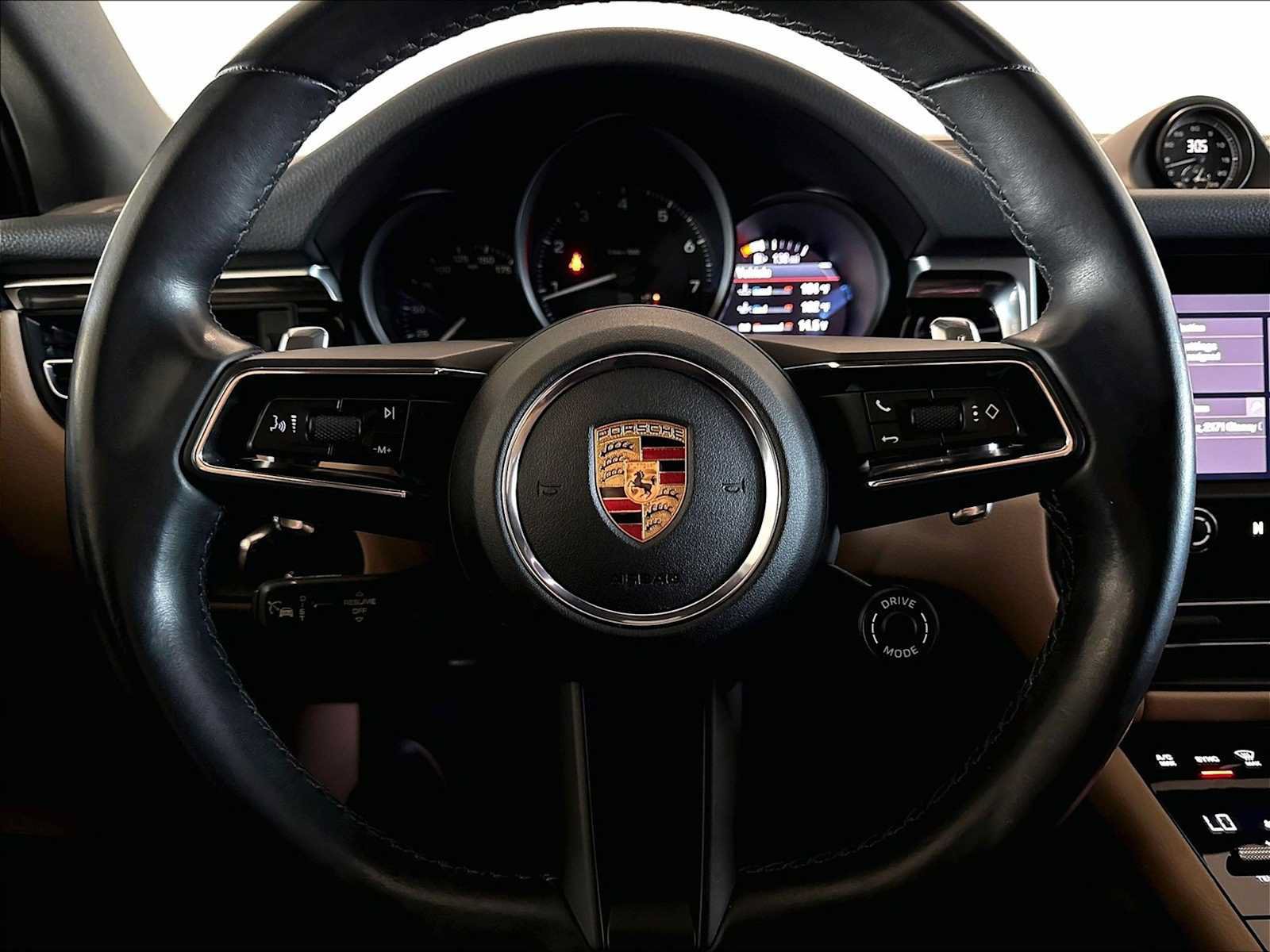 Used 2024 Porsche Macan AWD/4WD image 19