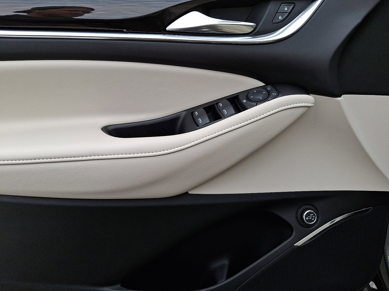 Certified 2023 Buick Enclave Essence image 13