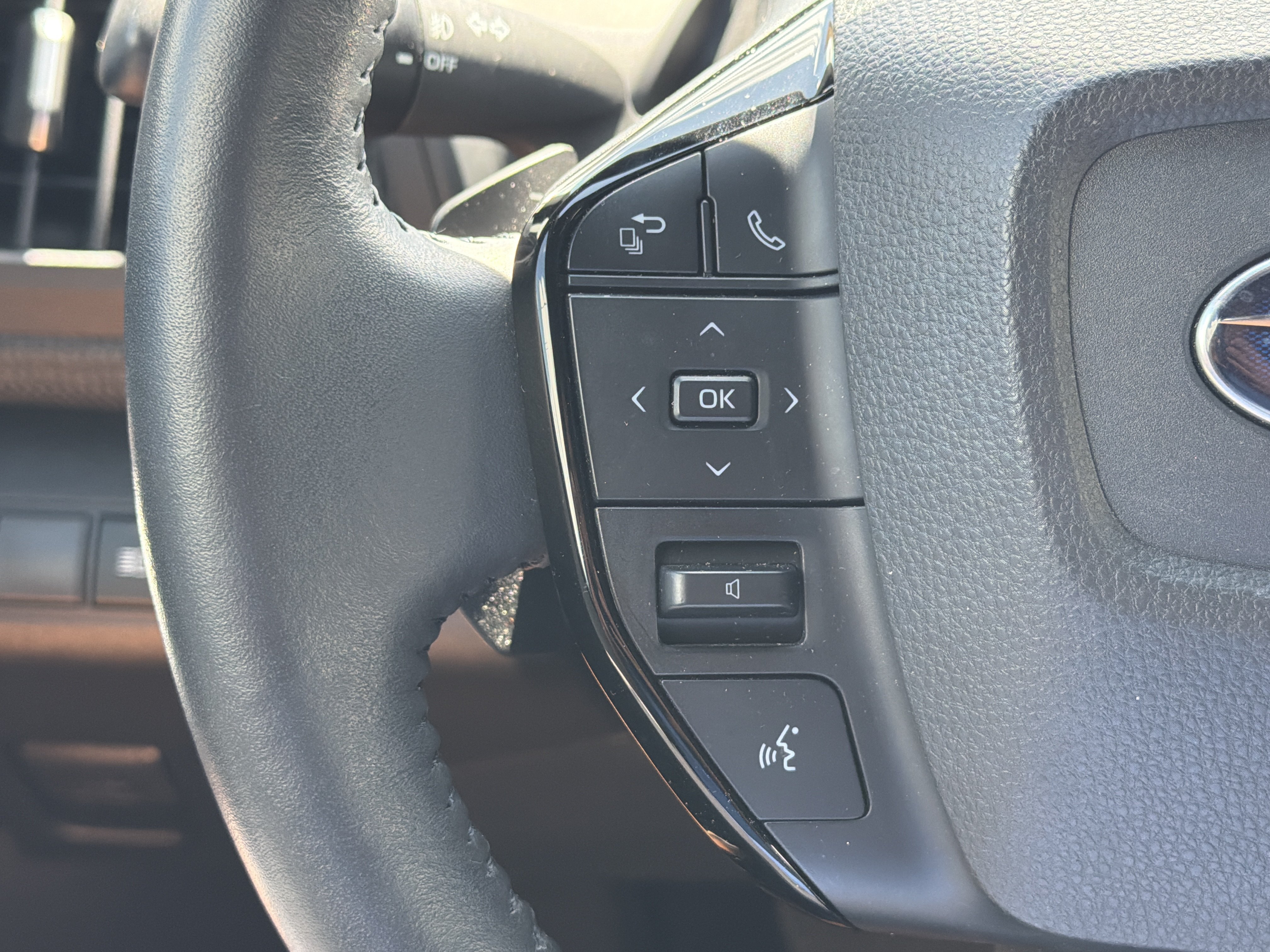 Certified 2023 Subaru Solterra AWD image 17