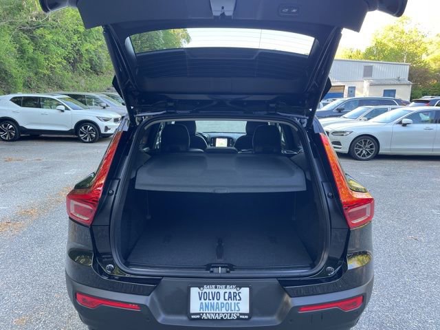Certified 2026 Volvo XC40 B5 Plus w/ Protection Package Premier image 16