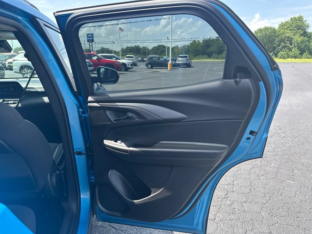 Used 2025 Chevrolet TrailBlazer LT AWD/4WD image 14