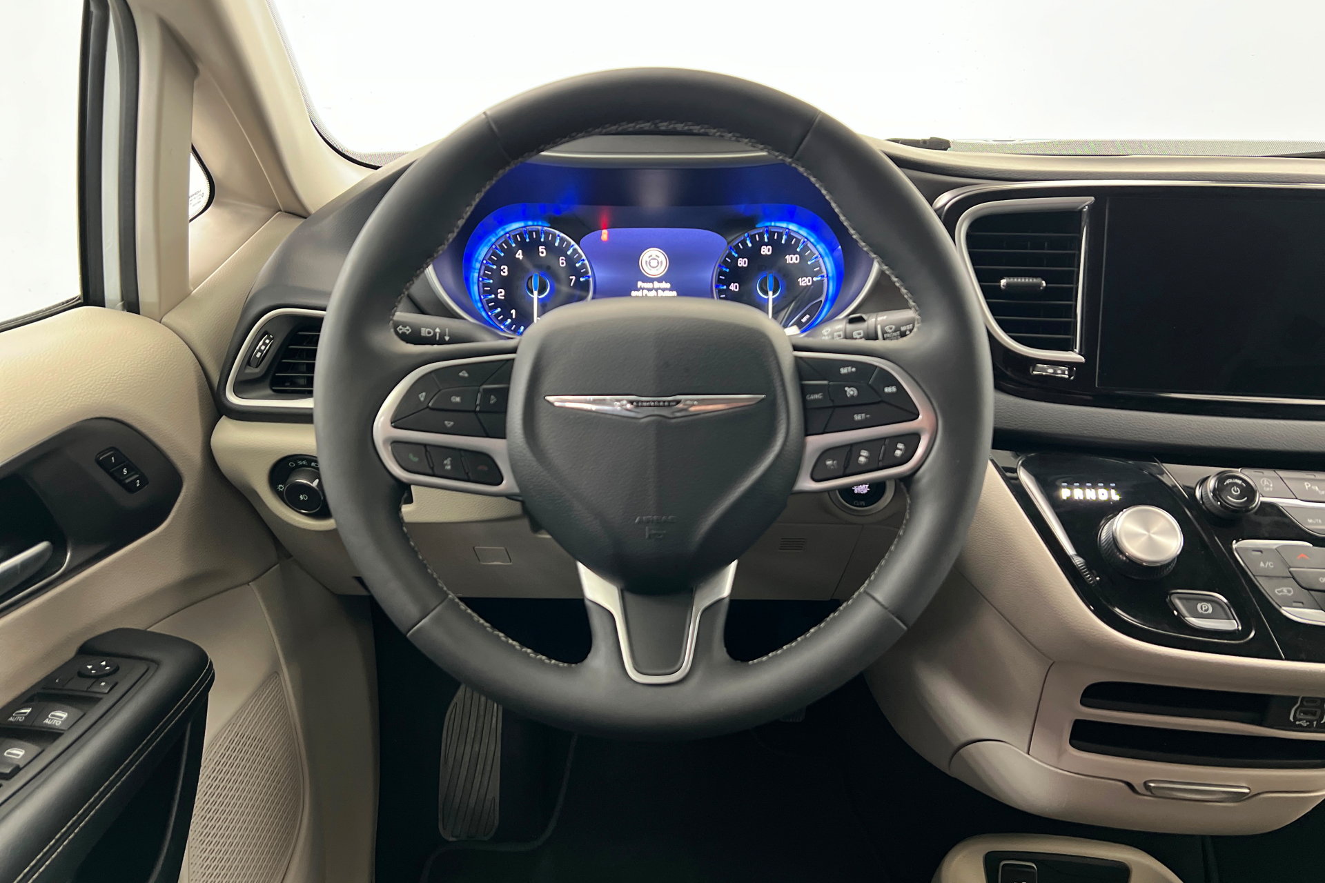 Used 2024 Chrysler Pacifica Touring-L FWD image 13