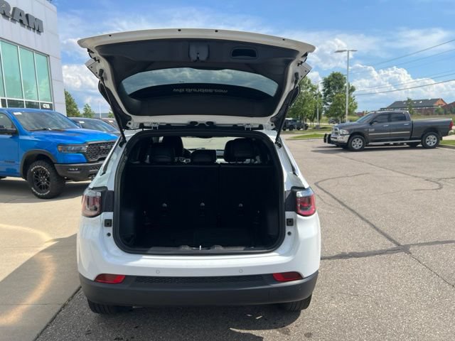 Certified 2025 Jeep Compass Limited AWD/4WD image 30