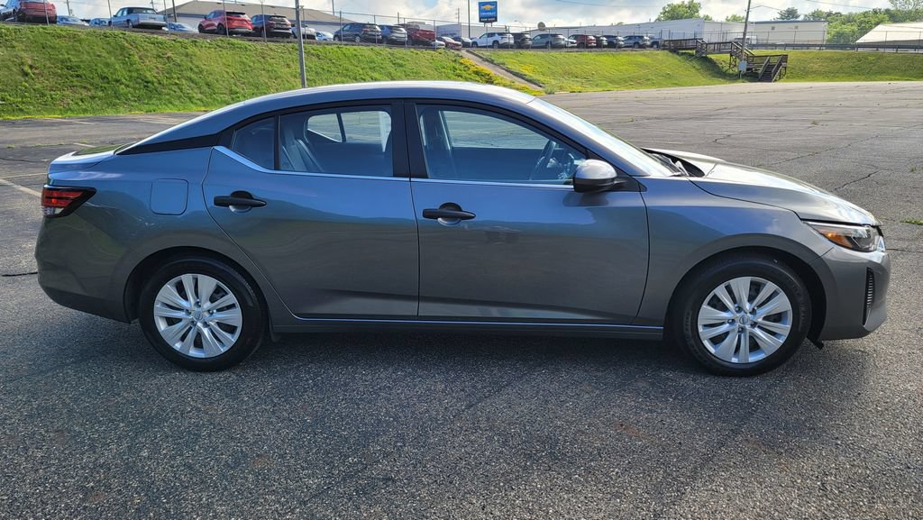 Used 2025 Nissan Sentra S FWD image 14