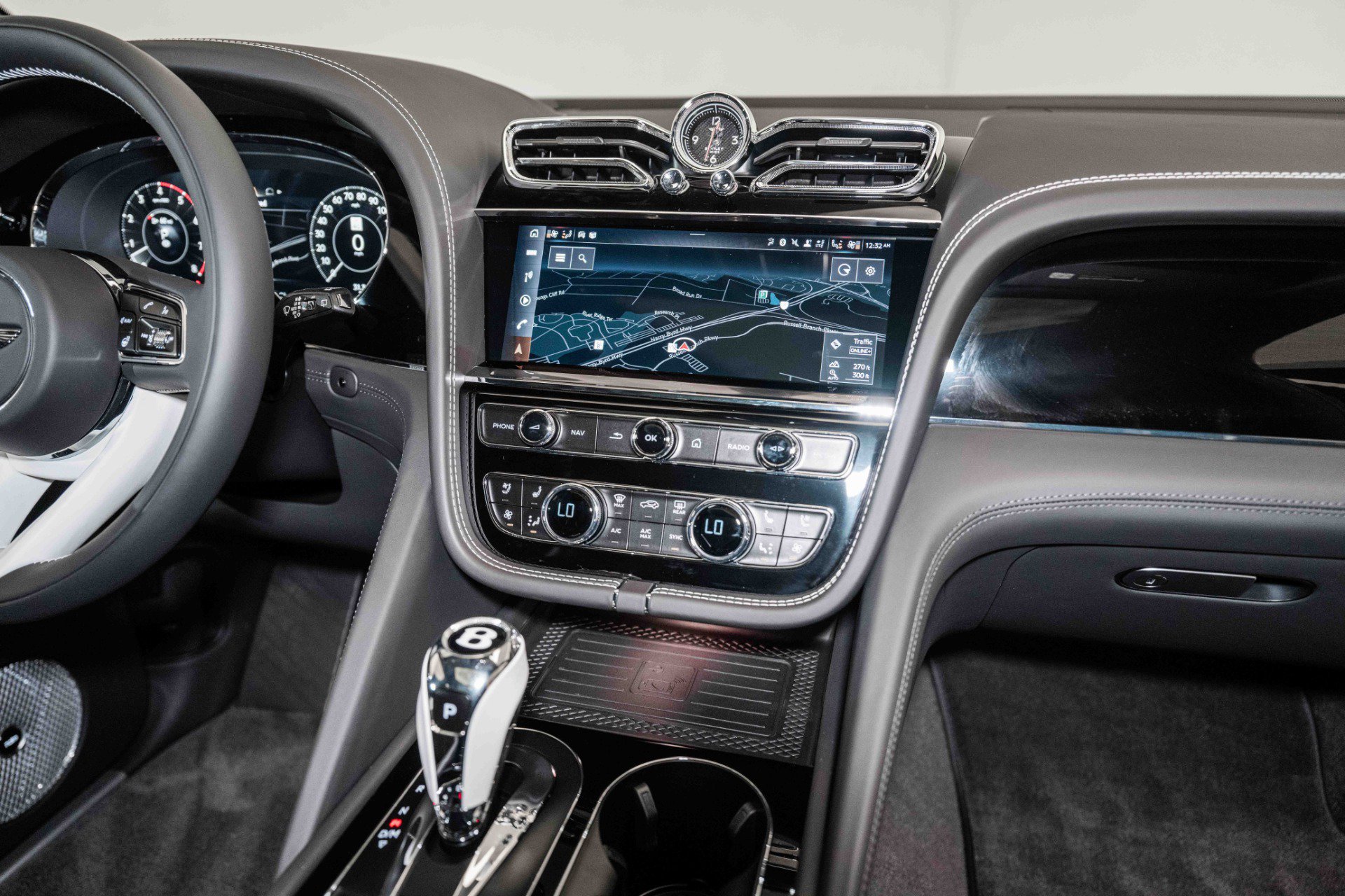 Certified 2024 Bentley Bentayga AWD/4WD image 29