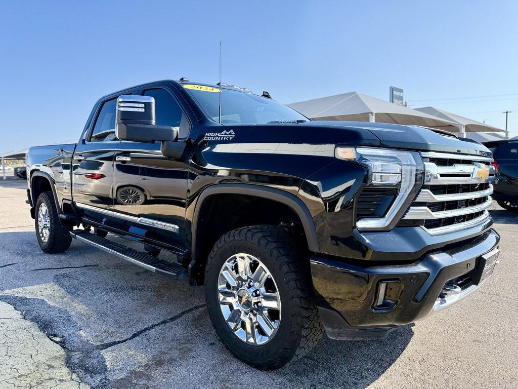 Used 2024 Chevrolet Silverado 3500 High Country w/ Technology Package image 3