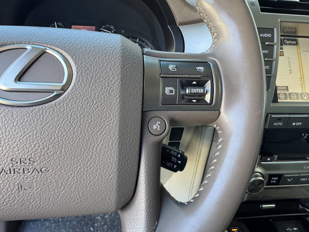 Used 2014 Lexus GX 460 w/ Premium Package AWD/4WD image 16