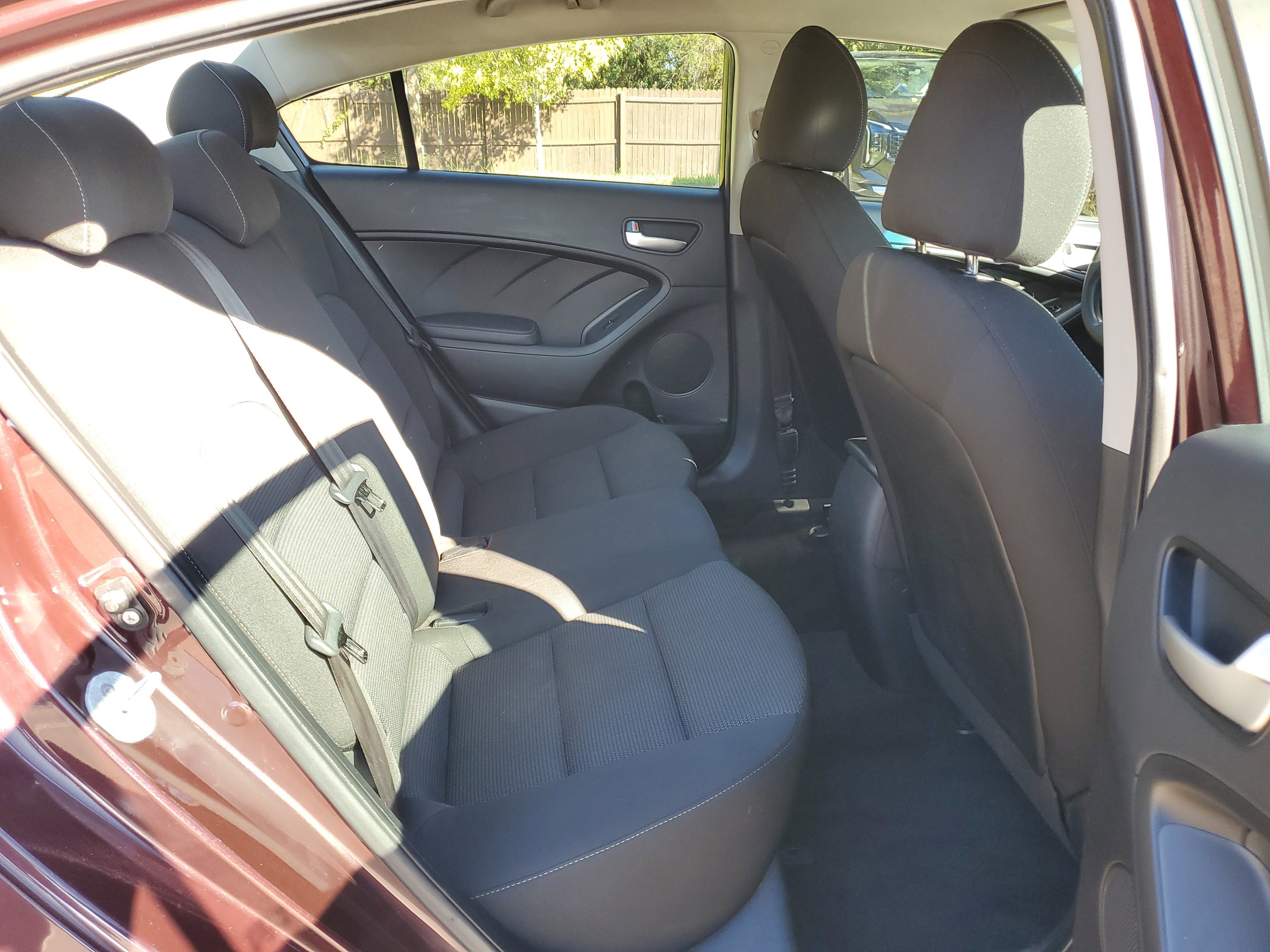 Used 2017 Kia Forte LX image 12