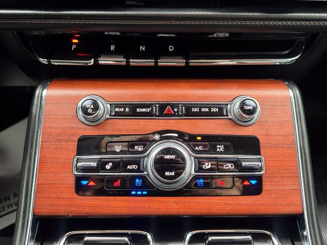 Used 2023 Lincoln Aviator Reserve w/ Equipment Group 201A RWD image 17