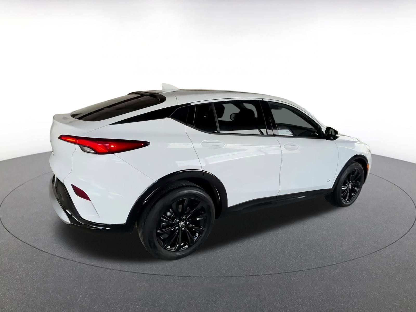 Used 2025 Buick Envista Sport Touring image 13