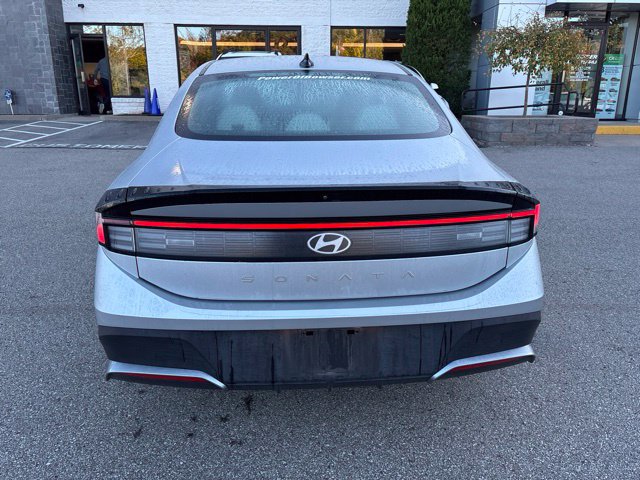 Used 2025 Hyundai Sonata SE FWD image 4