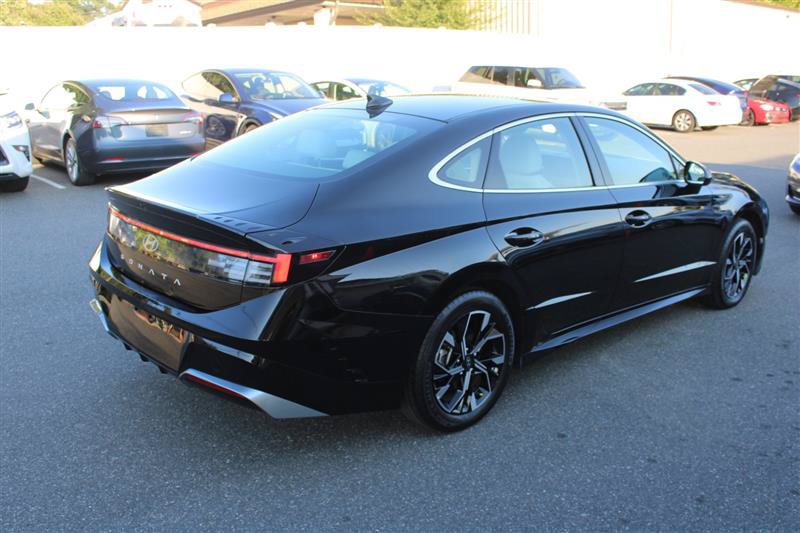 Used 2025 Hyundai Sonata SEL FWD image 7