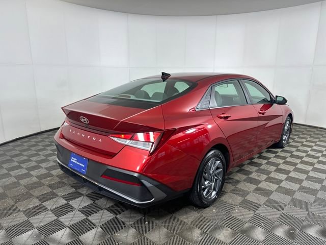 Certified 2024 Hyundai Elantra SEL image 3