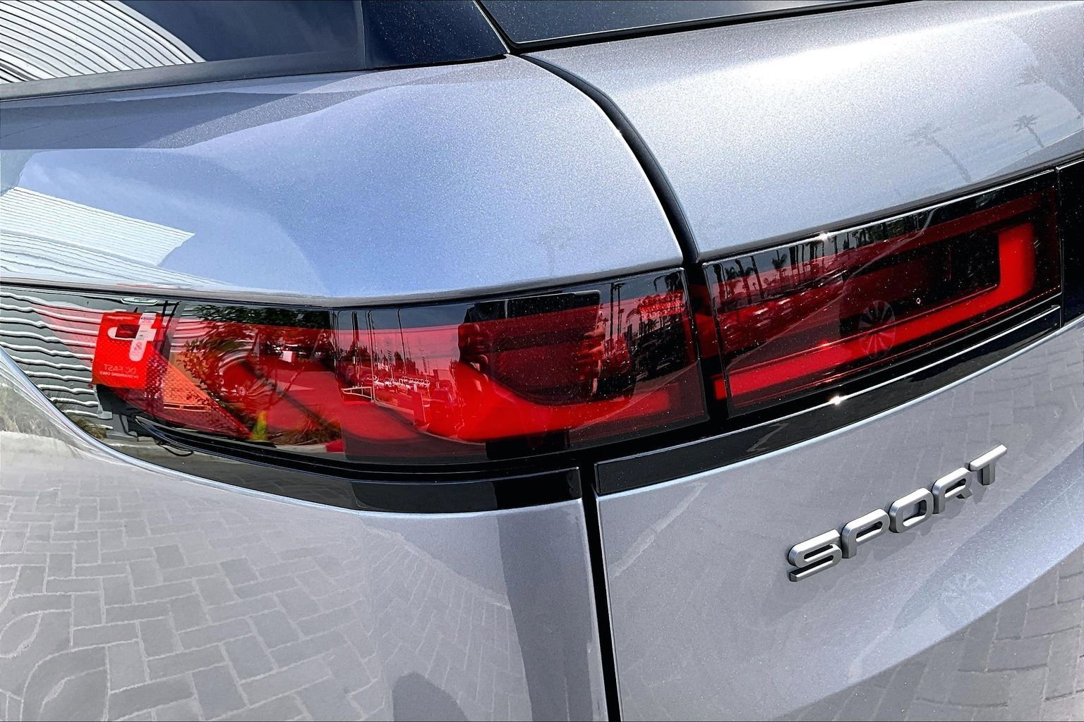 Used 2025 Land Rover Range Rover Sport image 29