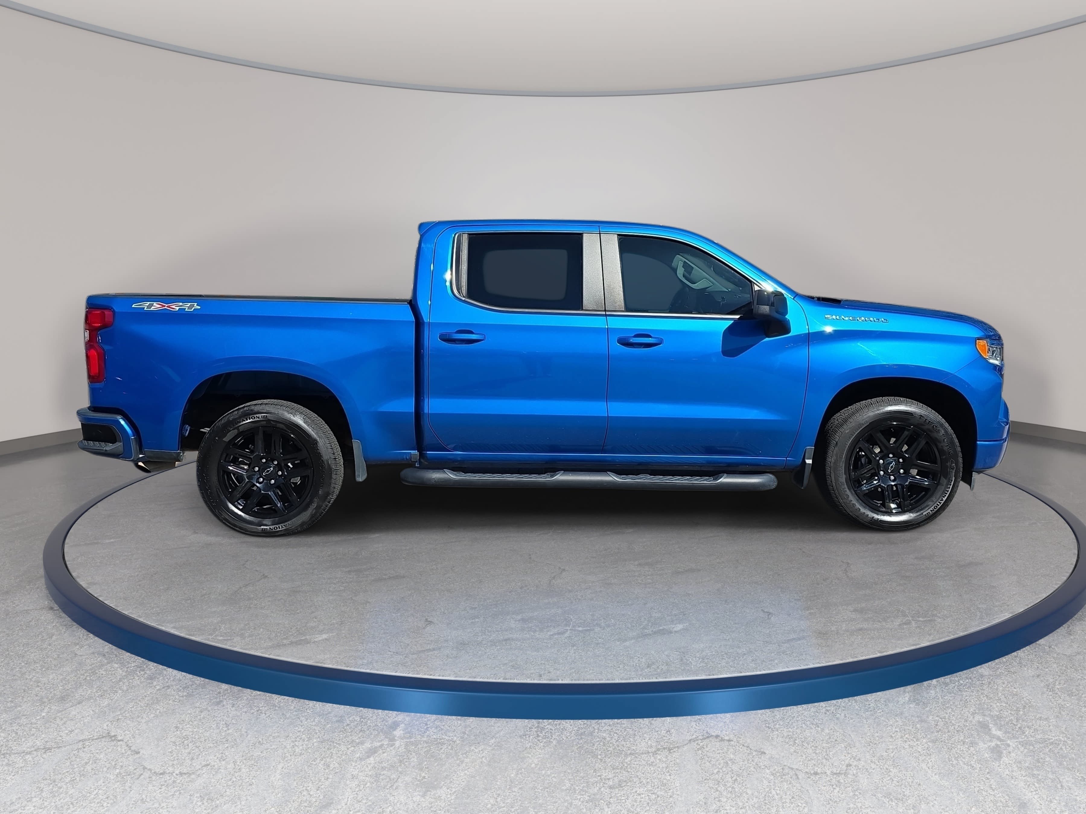 Used 2024 Chevrolet Silverado 1500 RST AWD/4WD image 4