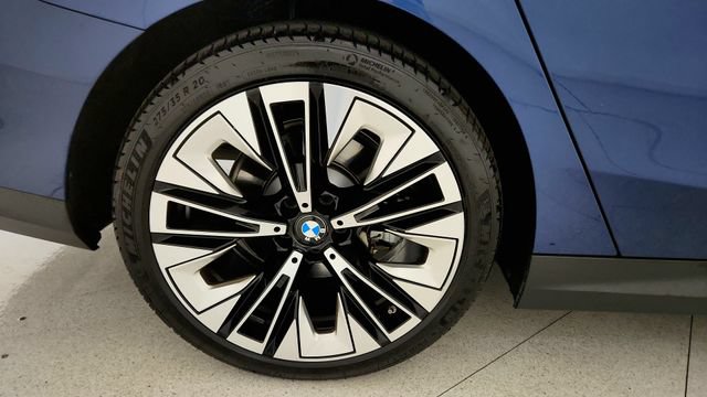 Used 2026 BMW 530i RWD image 73